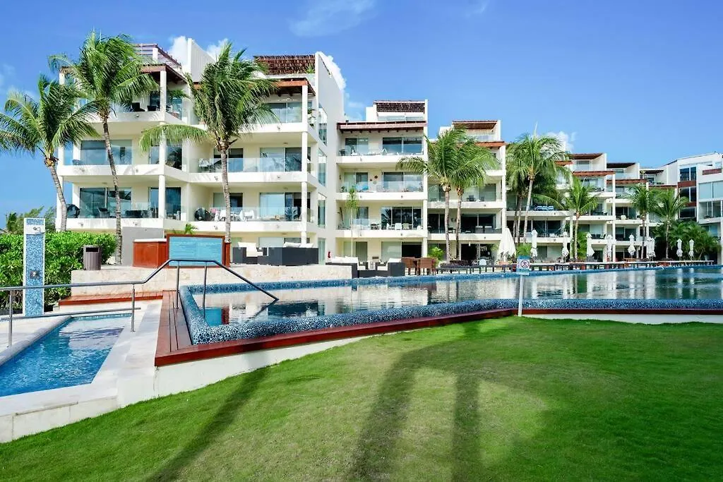 Apartment Amazing Beach Front Condo At Elements Playa Del Carmen