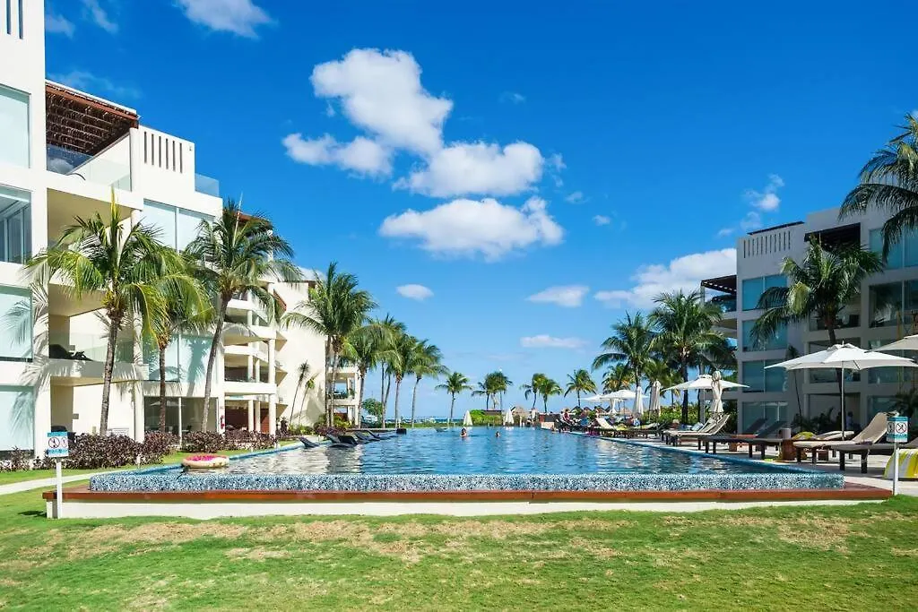 Amazing Beach Front Condo At Elements Playa Del Carmen